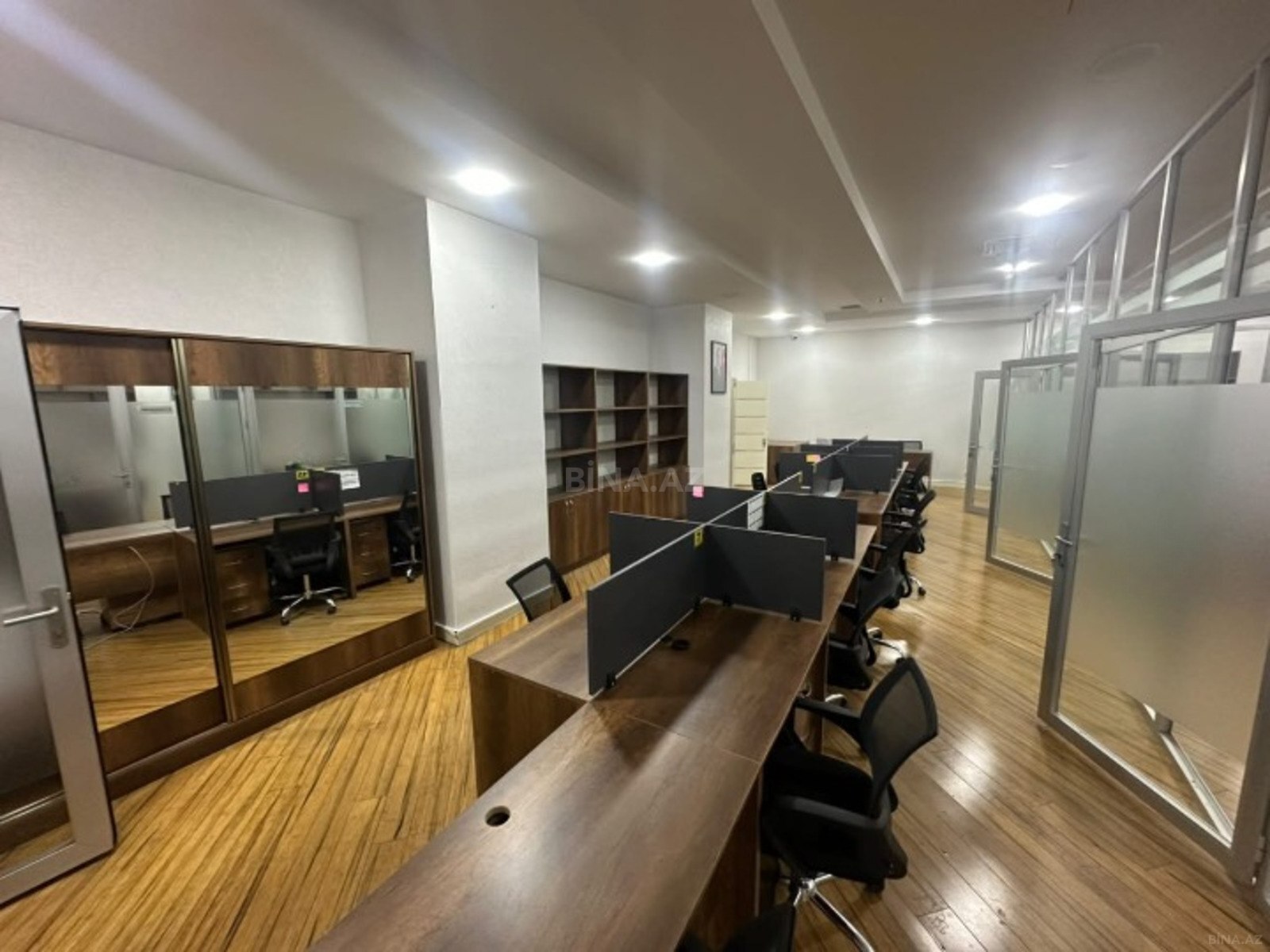 10 otaqlı Ofis, Bakmil m., Bakı