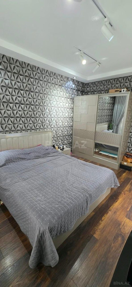 4 otaqlı Köhnə tikili, Bakıxanov q., Bakı