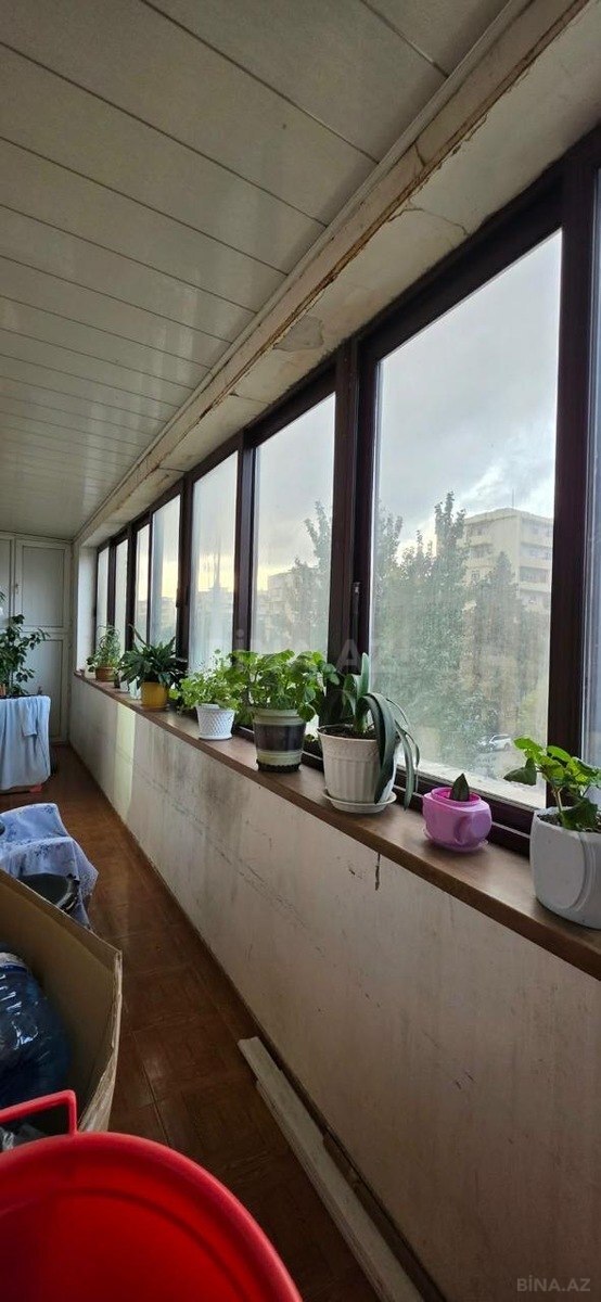 4 otaqlı Köhnə tikili, Bakıxanov q., Bakı