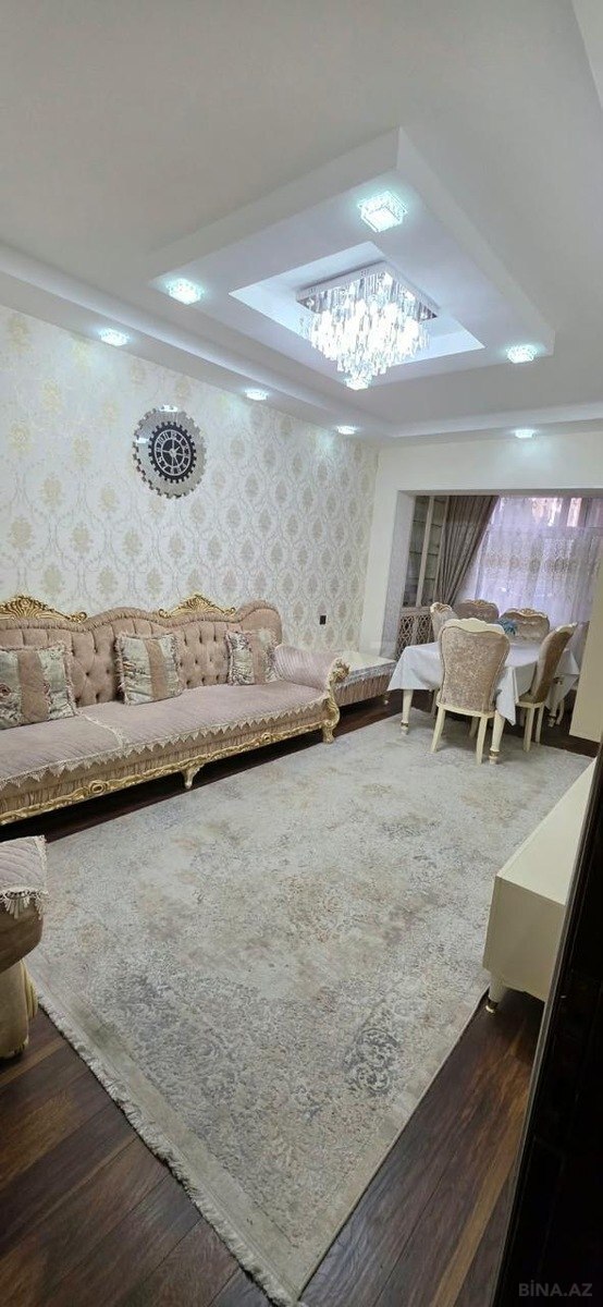 4 otaqlı Köhnə tikili, Bakıxanov q., Bakı