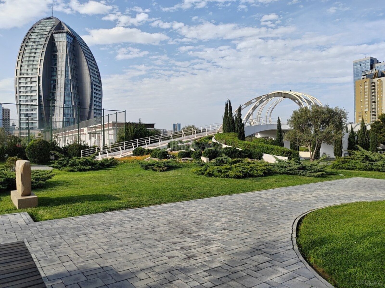 4 otaqlı Yeni tikili, Şah İsmayıl Xətai m., Bakı