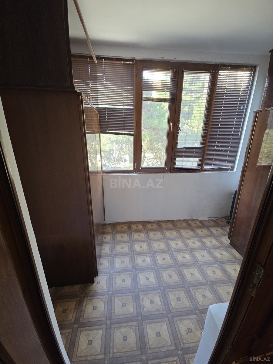 4 otaqlı Köhnə tikili, Elmlər Akademiyası m., Bakı