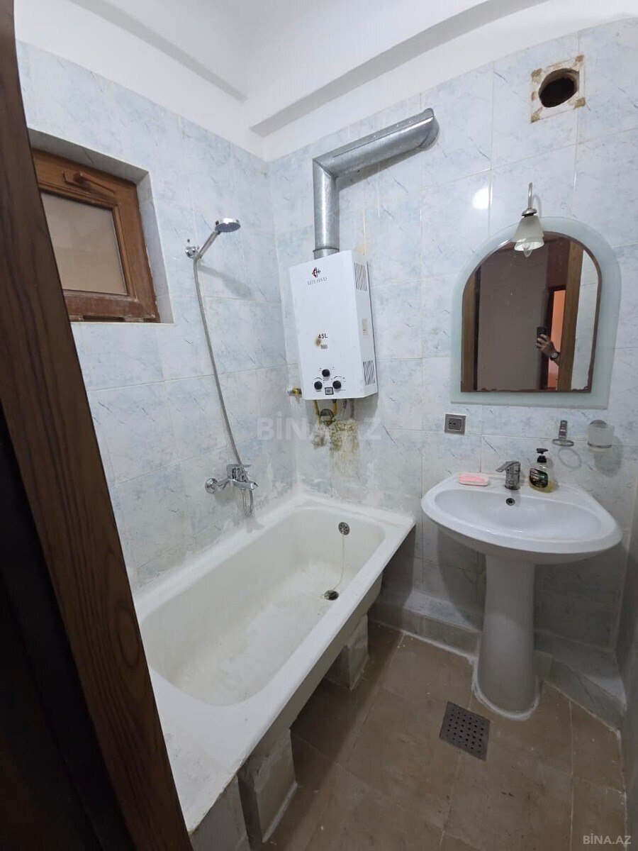 4 otaqlı Köhnə tikili, Elmlər Akademiyası m., Bakı
