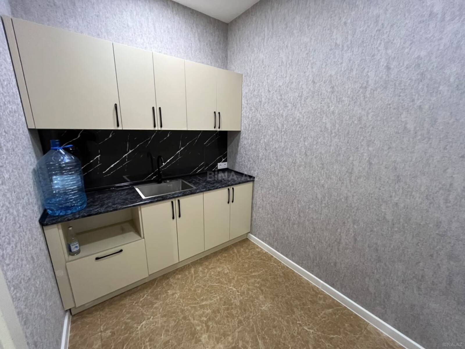 10 otaqlı Ofis, Bakmil m., Bakı