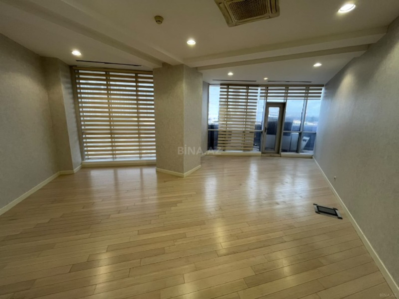 10 otaqlı Ofis, Bakmil m., Bakı