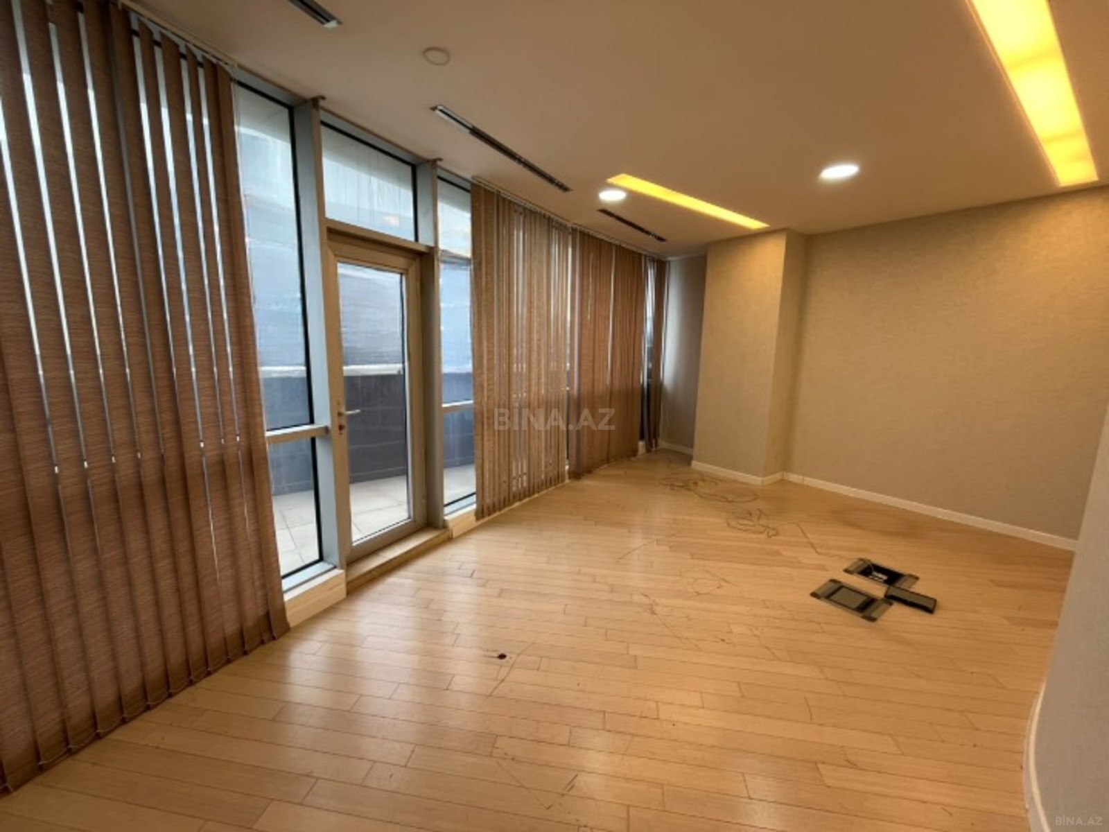 10 otaqlı Ofis, Bakmil m., Bakı
