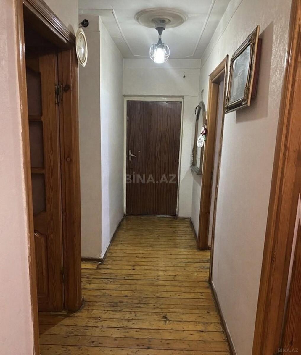 3 otaqlı Köhnə tikili, Qara Qarayev m., Bakı