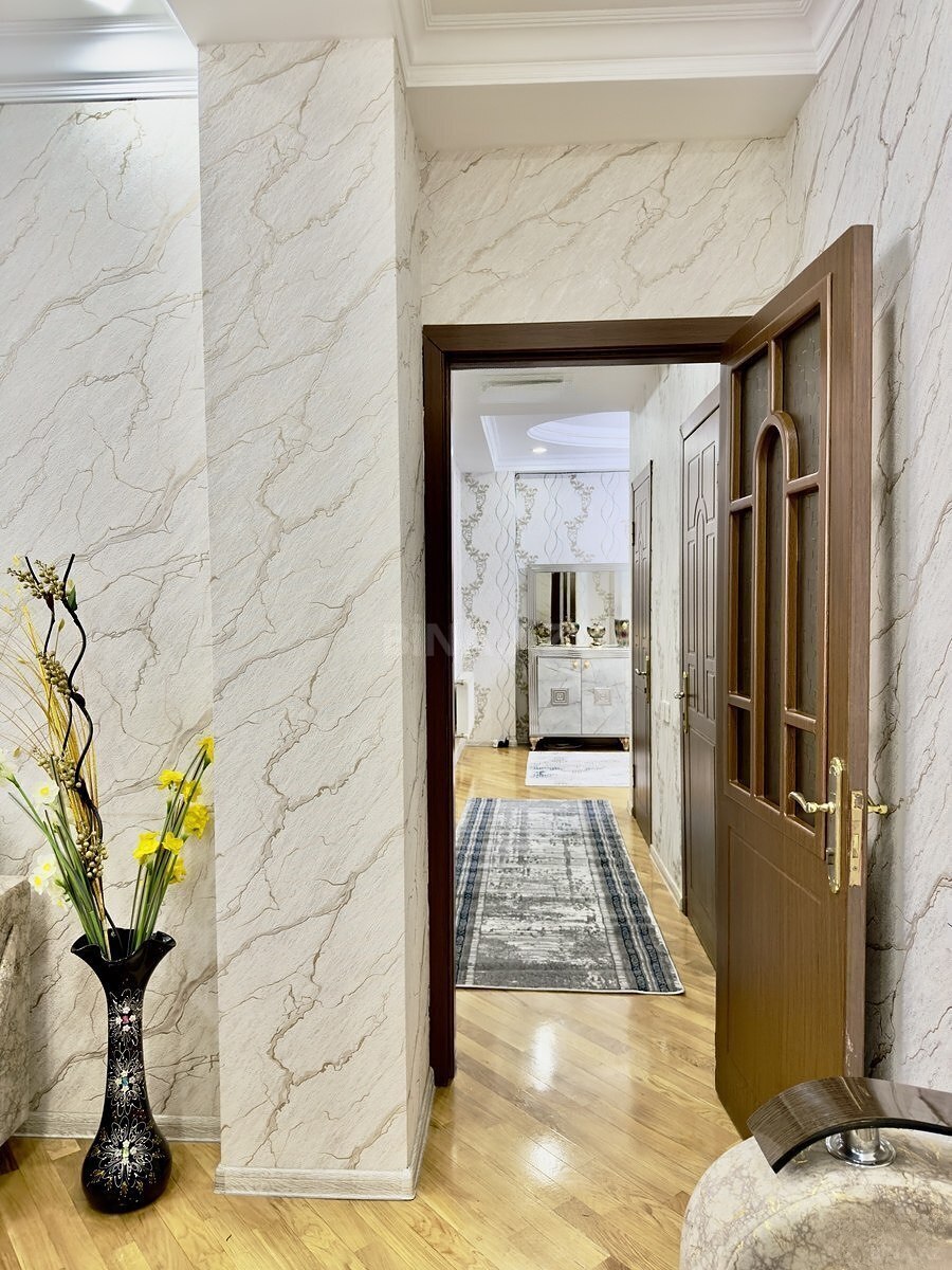 3 otaqlı Yeni tikili, Qara Qarayev m., Bakı