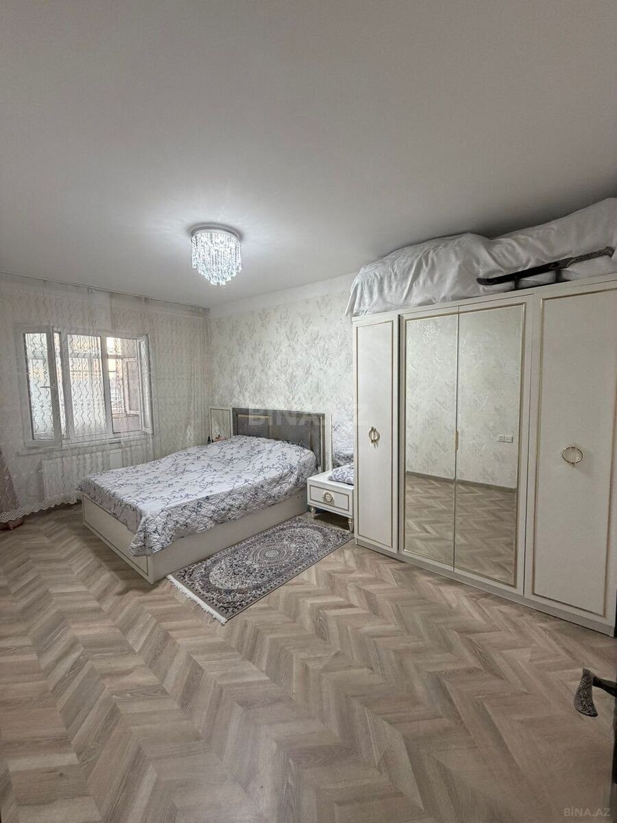4 otaqlı Köhnə tikili, Neftçilər m., Bakı