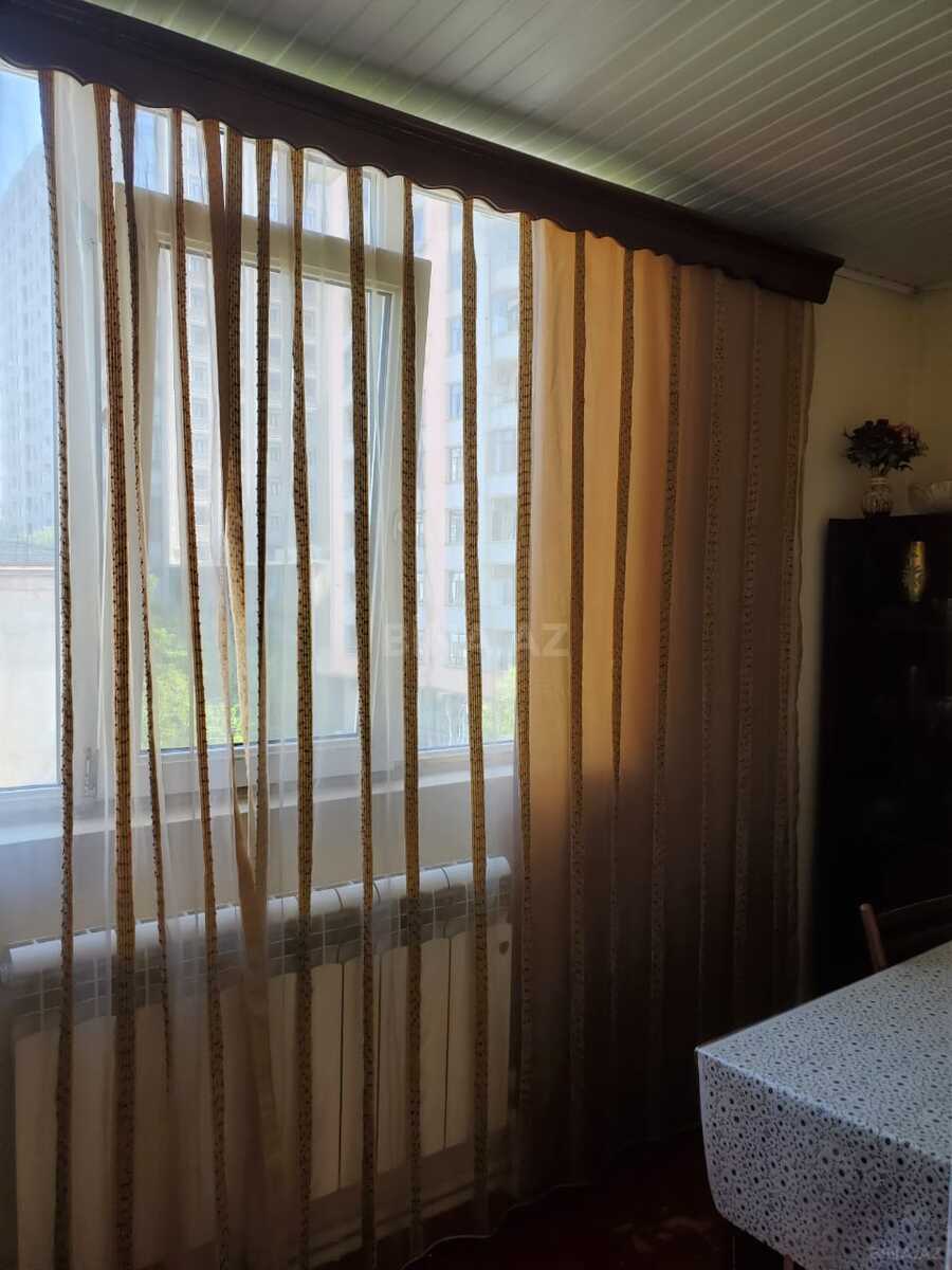 3 otaqlı Köhnə tikili, 28 May m., Bakı