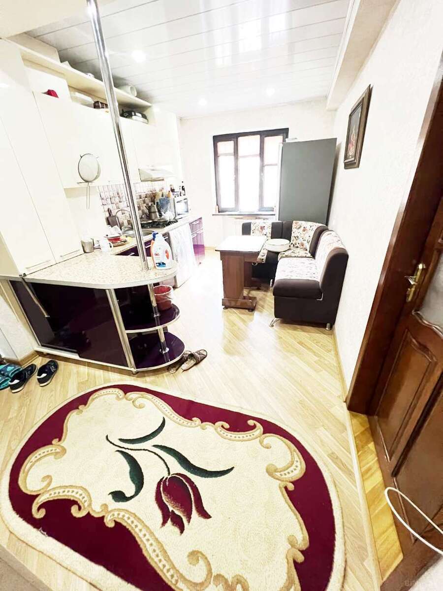 4 otaqlı Köhnə tikili, Azadlıq Prospekti m., Bakı