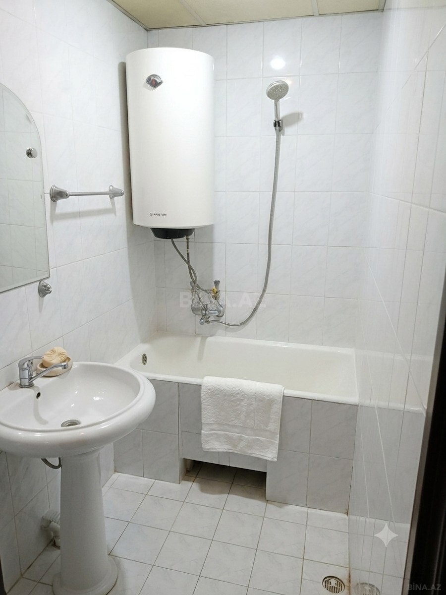 3 otaqlı Köhnə tikili, Köhnə Günəşli q., Bakı