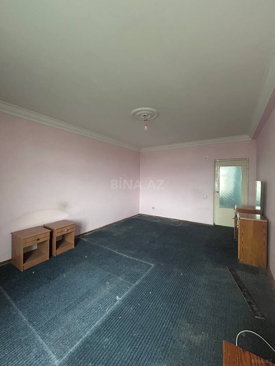 3 otaqlı Köhnə tikili, Elmlər Akademiyası m., Bakı