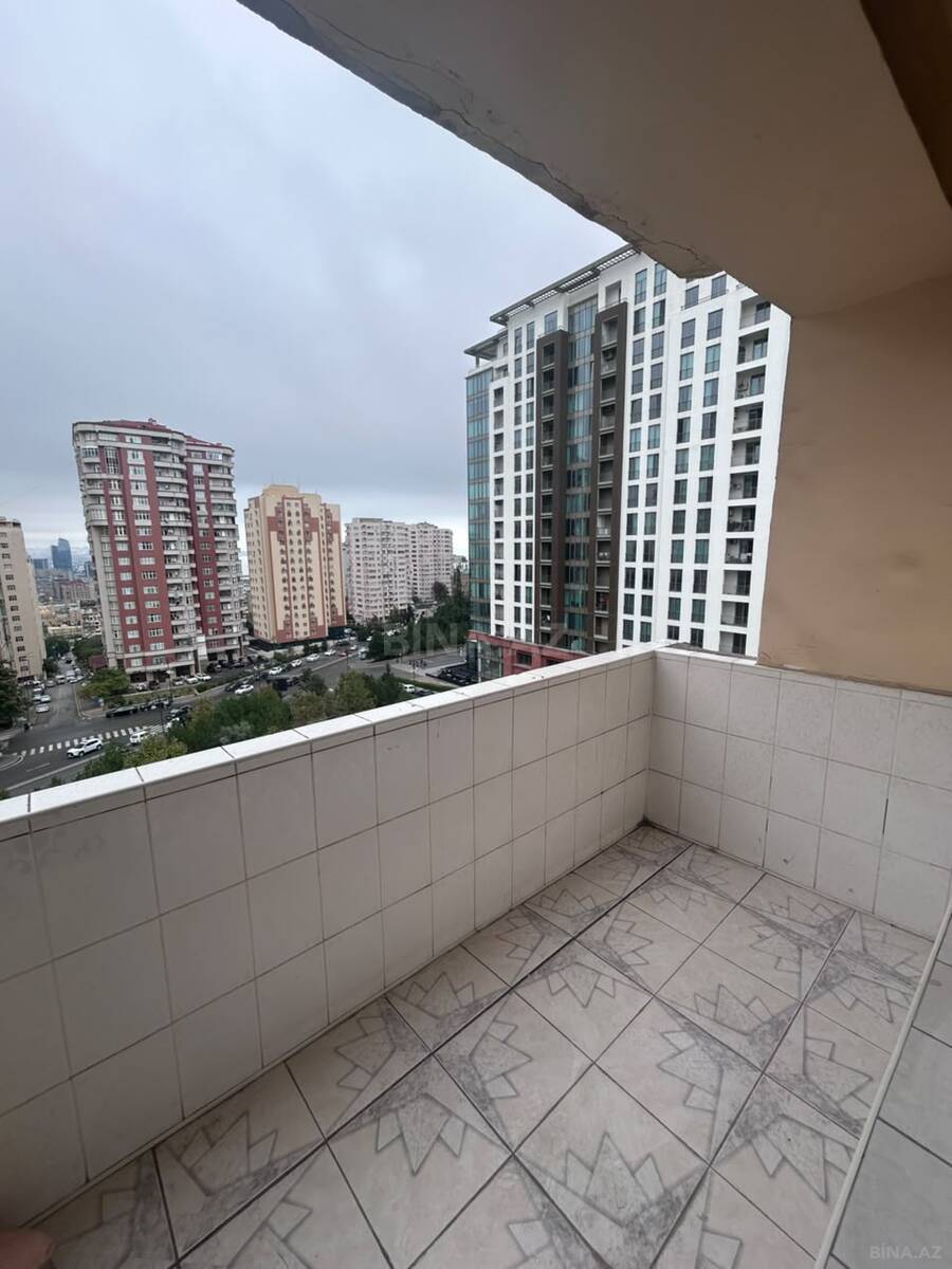 3 otaqlı Köhnə tikili, Elmlər Akademiyası m., Bakı