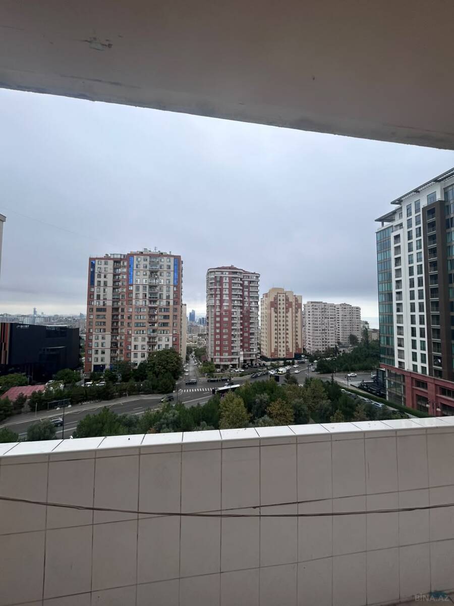 3 otaqlı Köhnə tikili, Elmlər Akademiyası m., Bakı