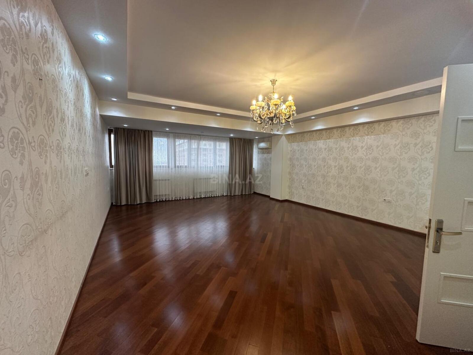 8 otaqlı Yeni tikili, Nizami m., Bakı
