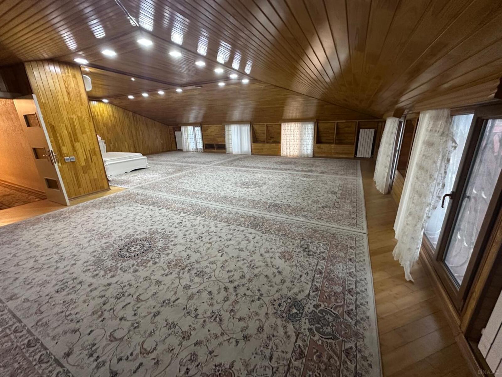 8 otaqlı Yeni tikili, Nizami m., Bakı