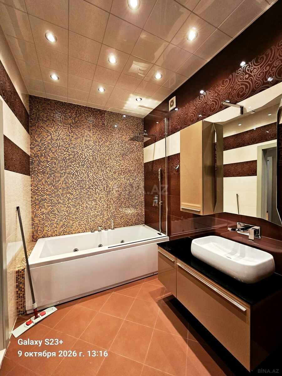 3 otaqlı Yeni tikili, 8 Noyabr m., Bakı