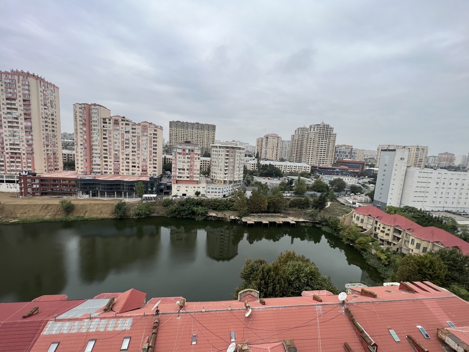 3 otaqlı Yeni tikili, İnşaatçılar m., Bakı