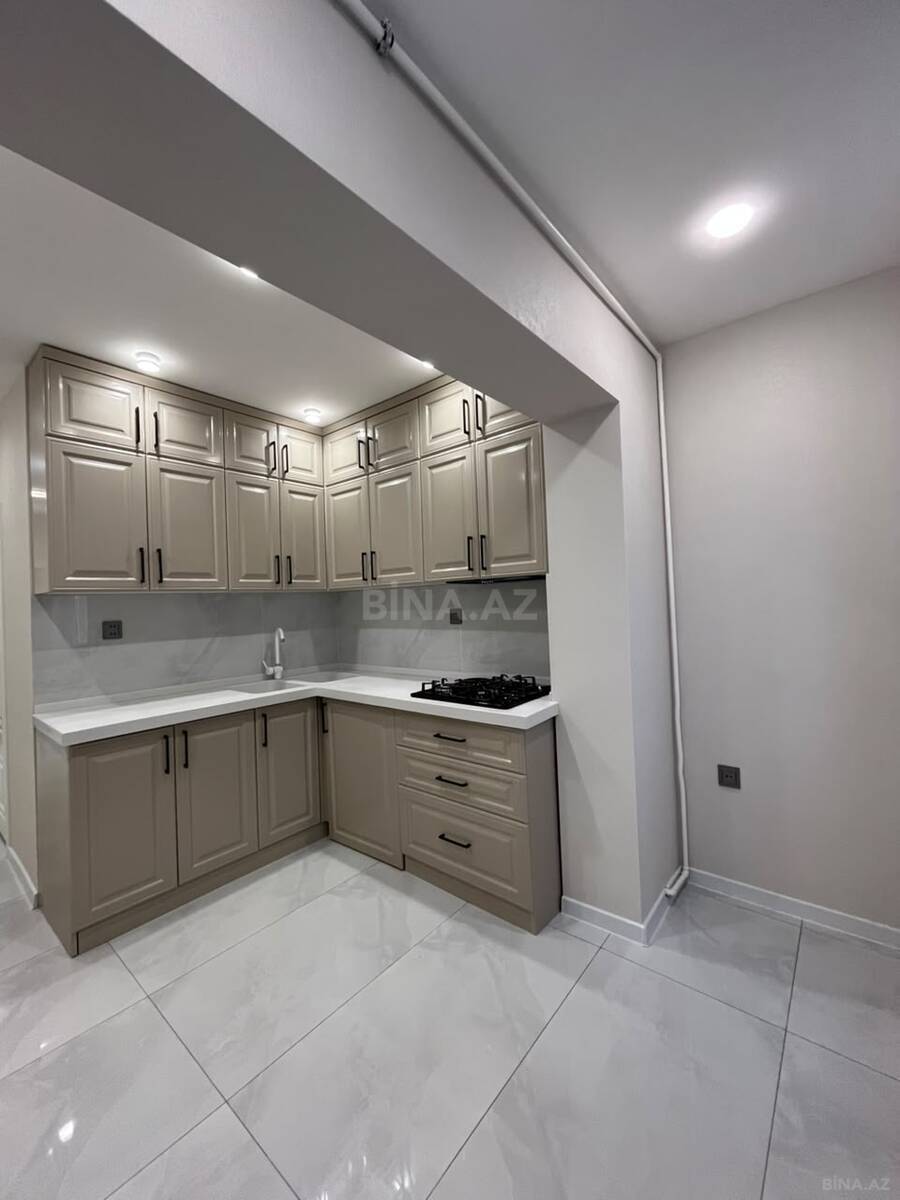 3 otaqlı Köhnə tikili, Qara Qarayev m., Bakı
