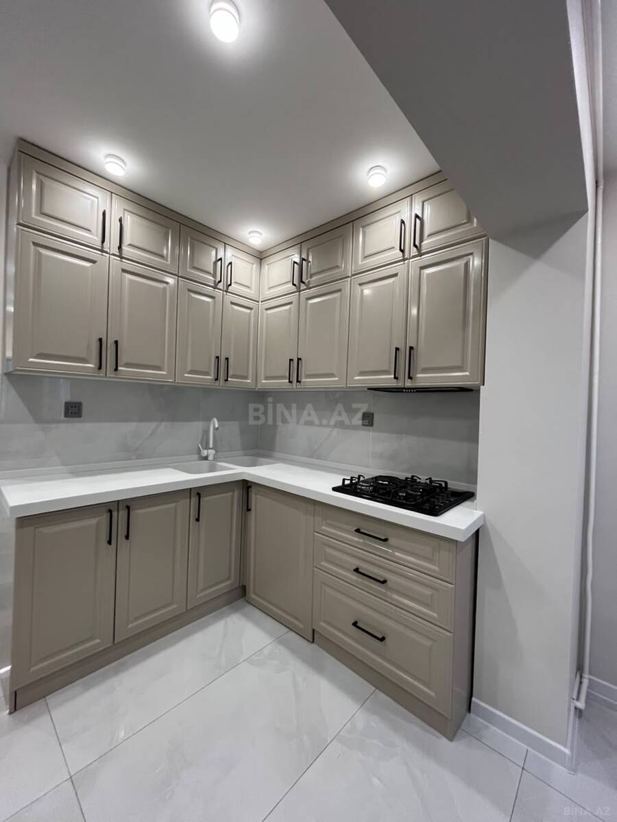 3 otaqlı Köhnə tikili, Qara Qarayev m., Bakı