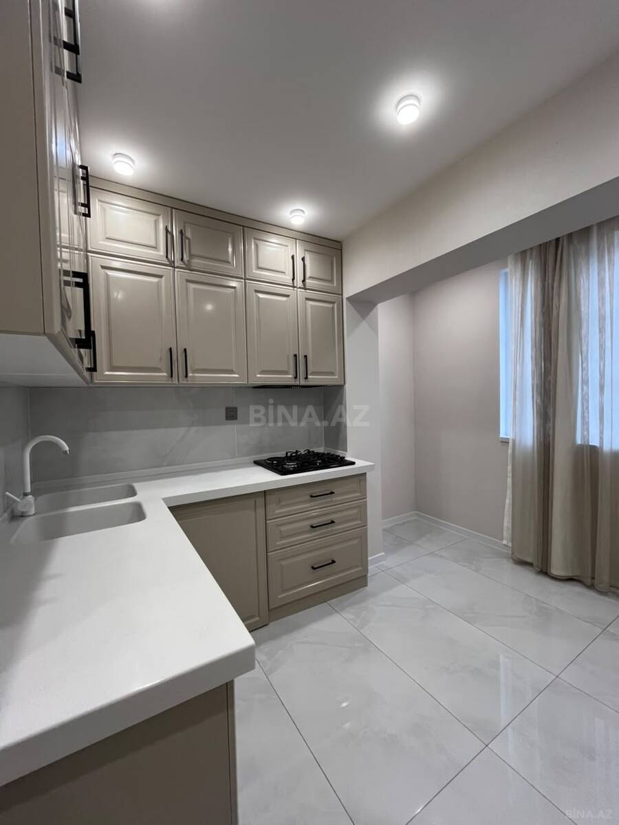 3 otaqlı Köhnə tikili, Qara Qarayev m., Bakı