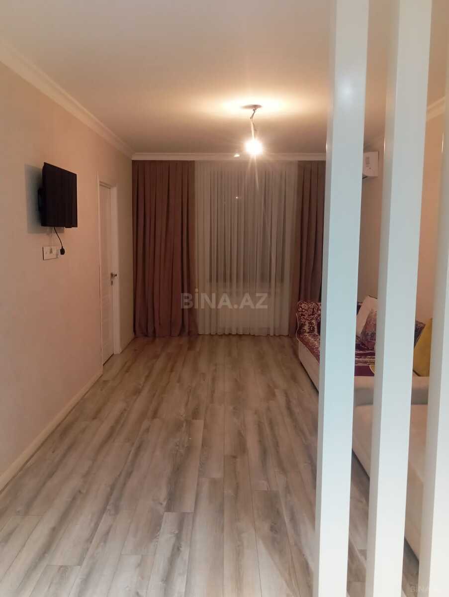 3 otaqlı Köhnə tikili, Elmlər Akademiyası m., Bakı