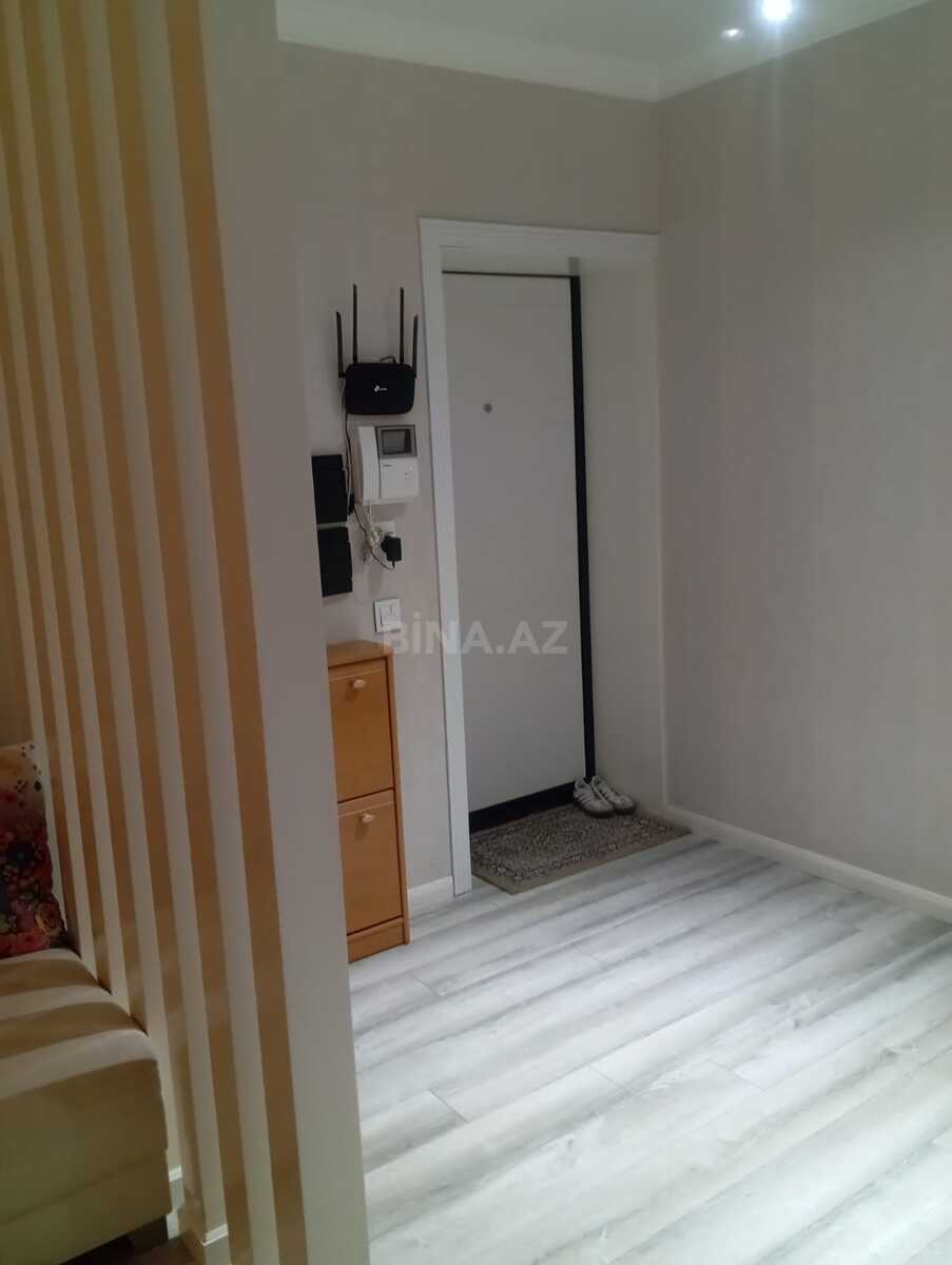 3 otaqlı Köhnə tikili, Elmlər Akademiyası m., Bakı