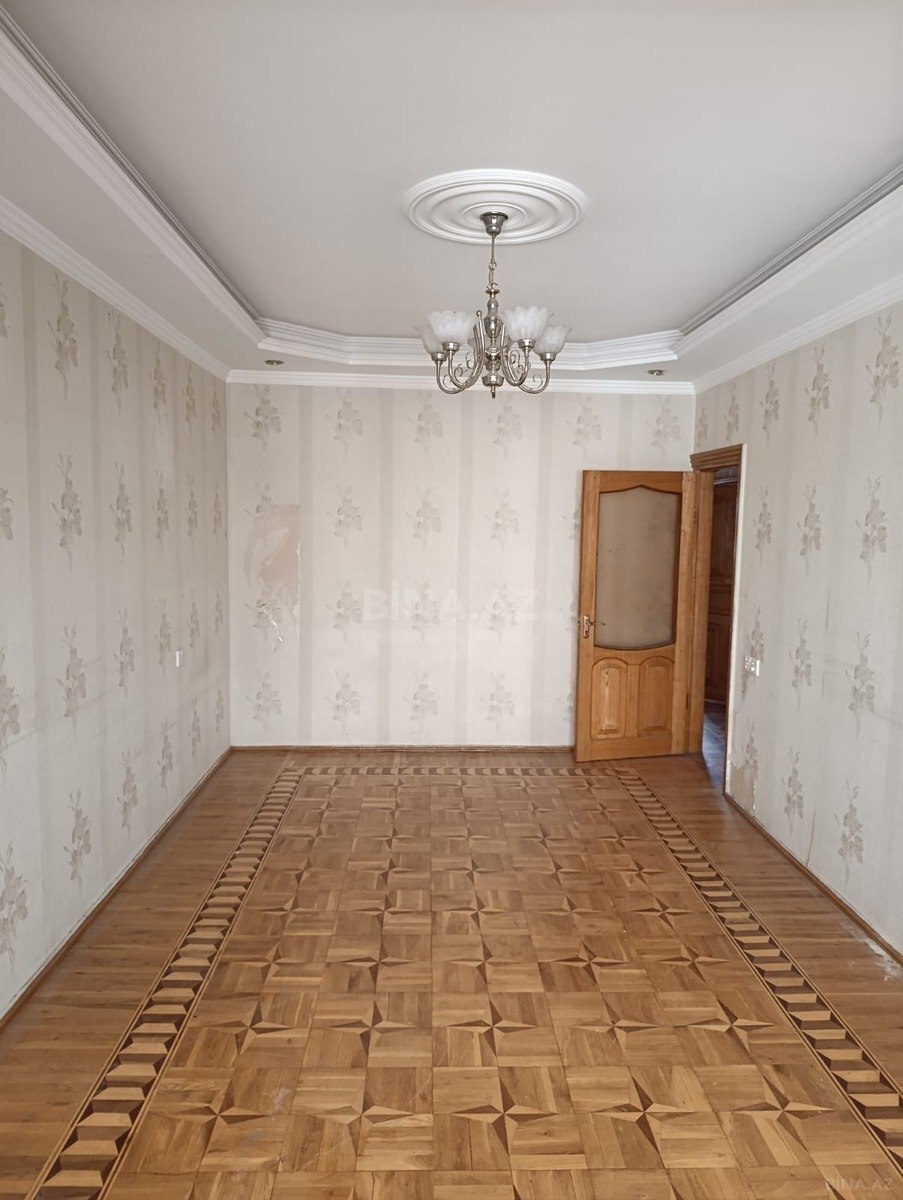 3 otaqlı Köhnə tikili, Memar Əcəmi m., Bakı