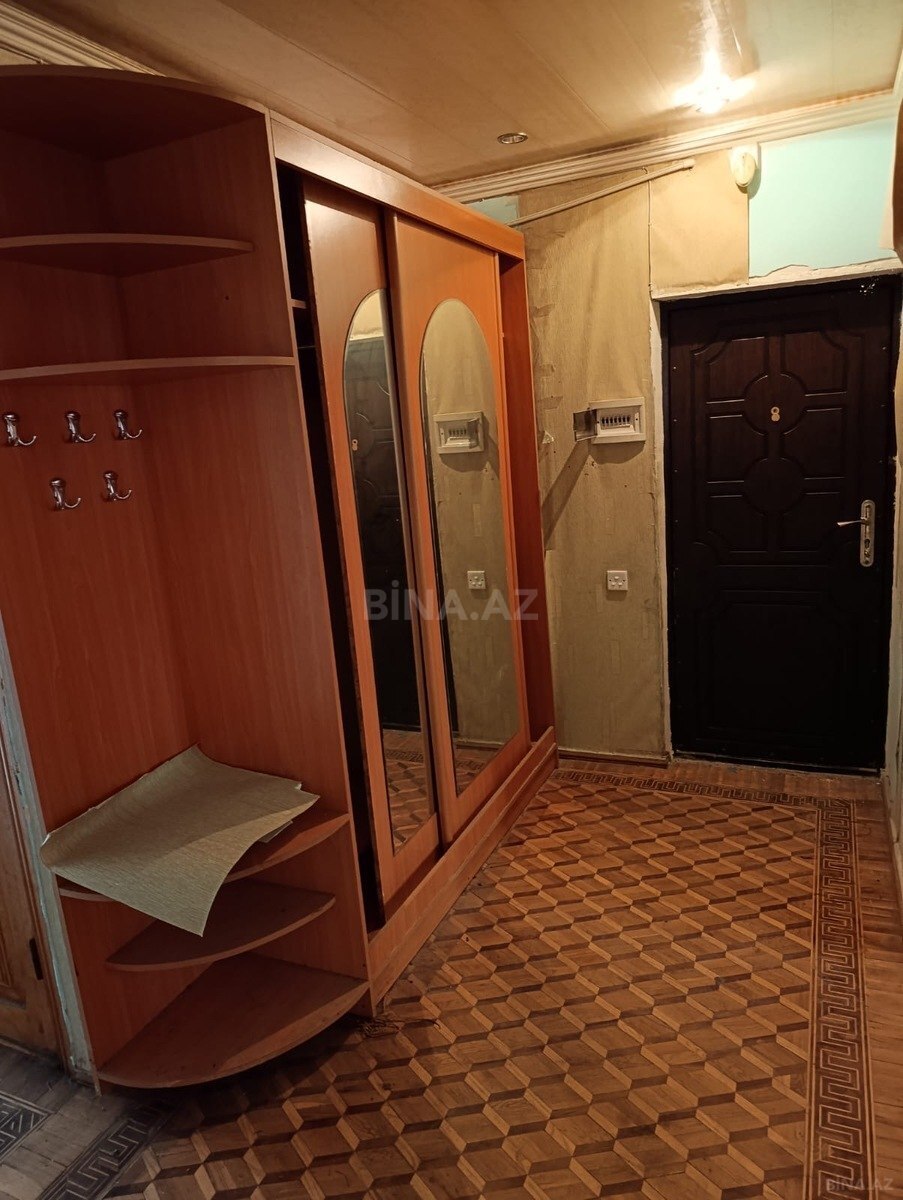 3 otaqlı Köhnə tikili, Memar Əcəmi m., Bakı
