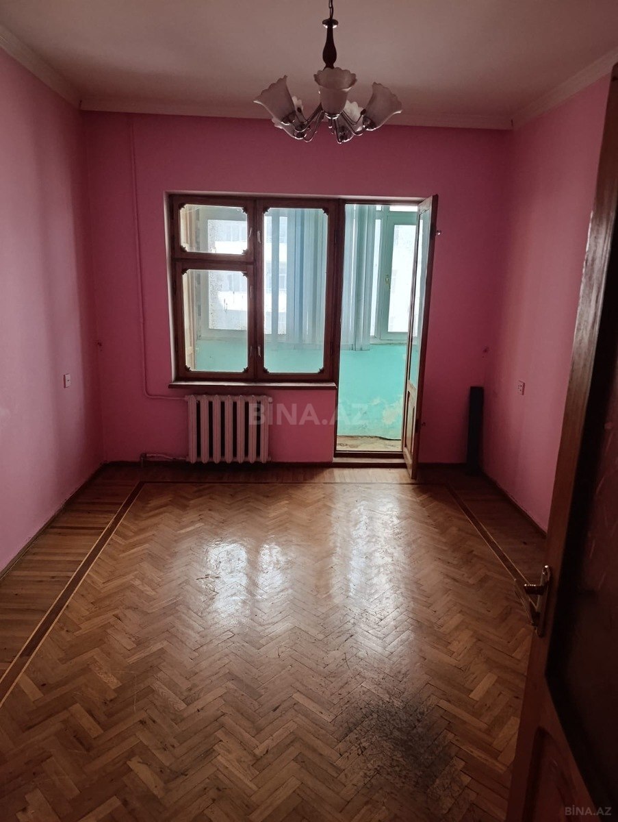 3 otaqlı Köhnə tikili, Memar Əcəmi m., Bakı