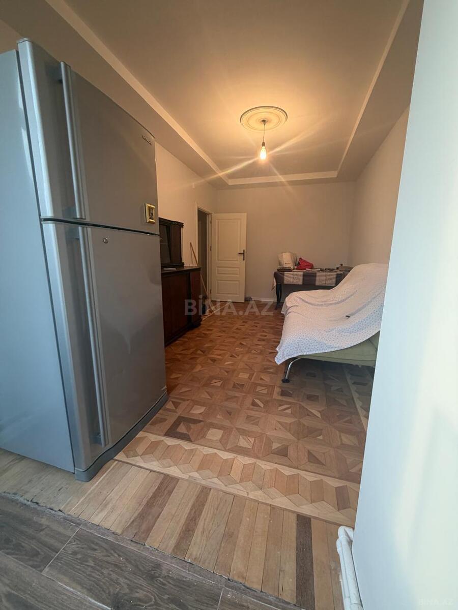 4 otaqlı Köhnə tikili, Elmlər Akademiyası m., Bakı