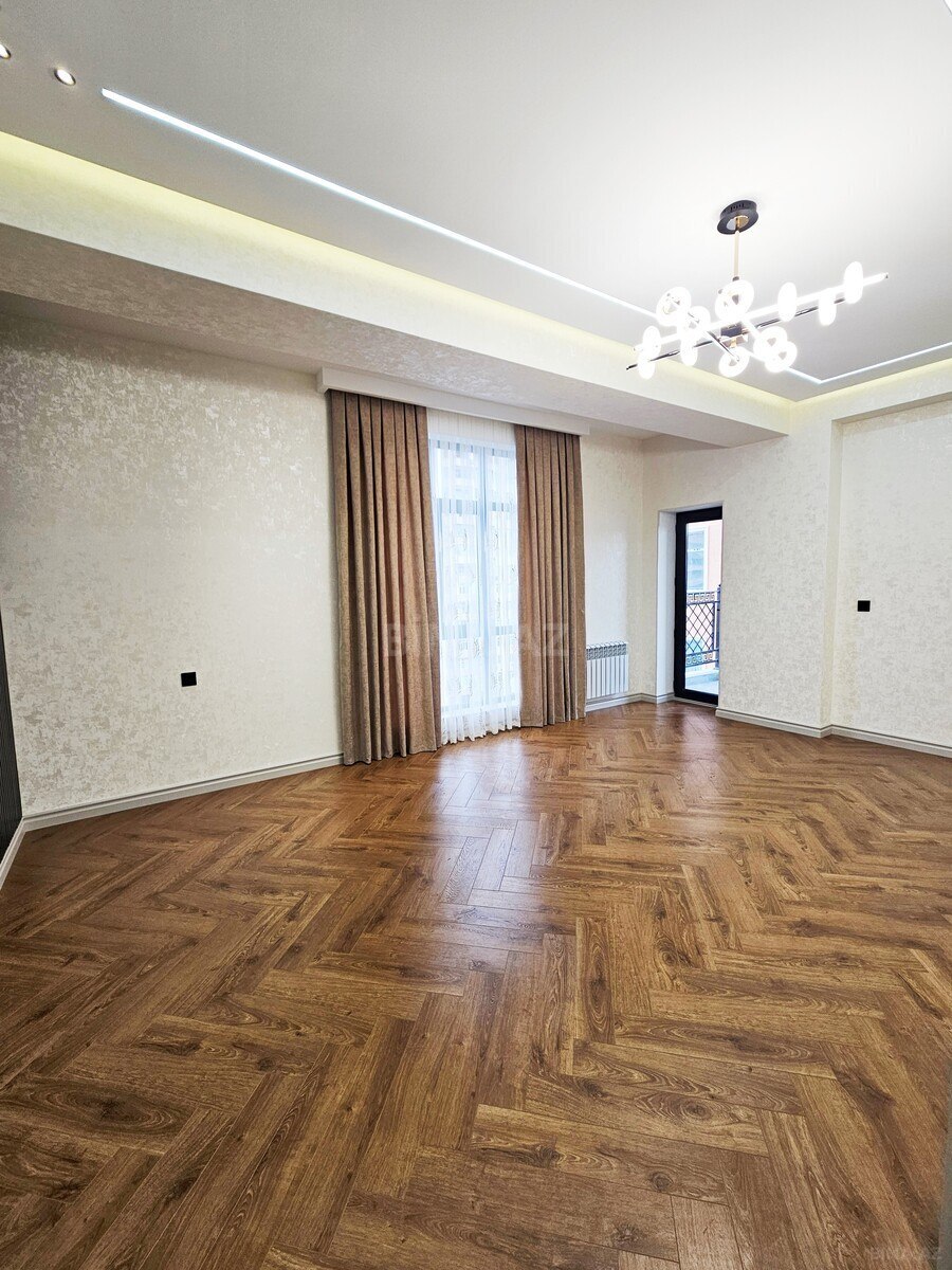 4 otaqlı Yeni tikili, Qara Qarayev m., Bakı