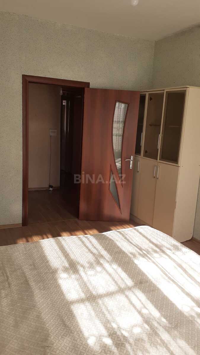 2 otaqlı Köhnə tikili, 8-ci mikrorayon q., Bakı