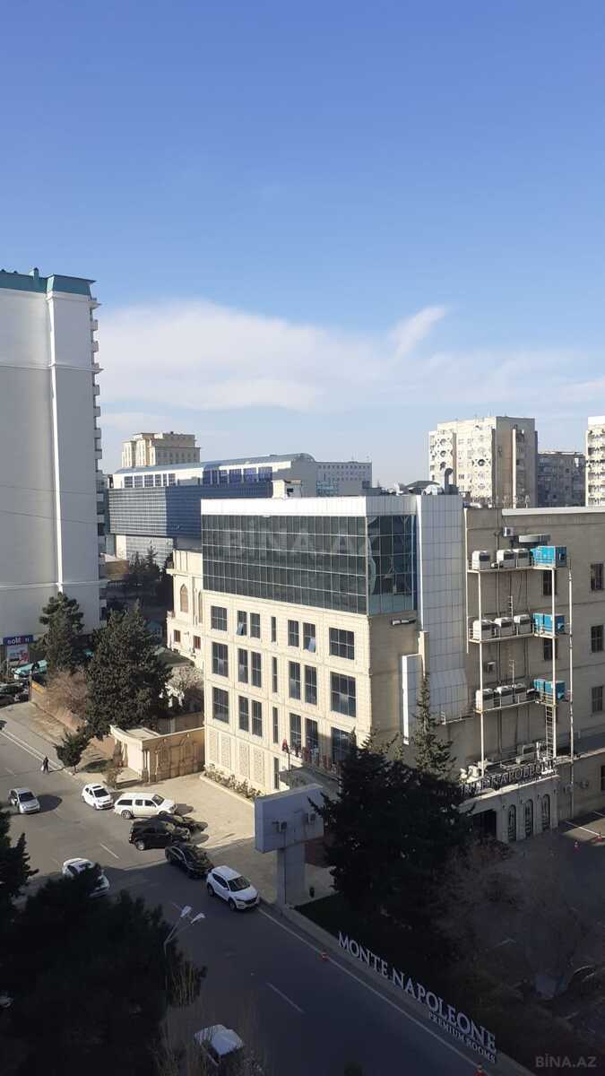 2 otaqlı Köhnə tikili, 8-ci mikrorayon q., Bakı