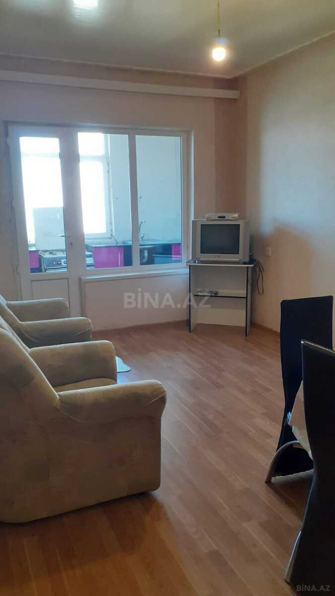 2 otaqlı Köhnə tikili, 8-ci mikrorayon q., Bakı