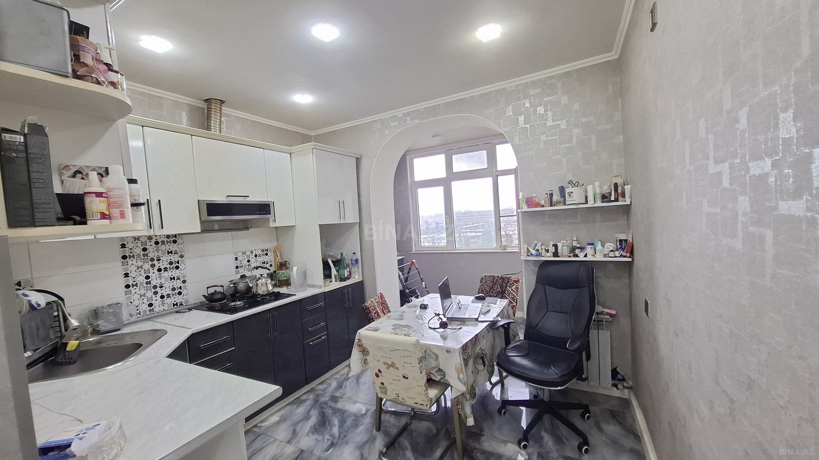 3 otaqlı Köhnə tikili, Gənclik m., Bakı