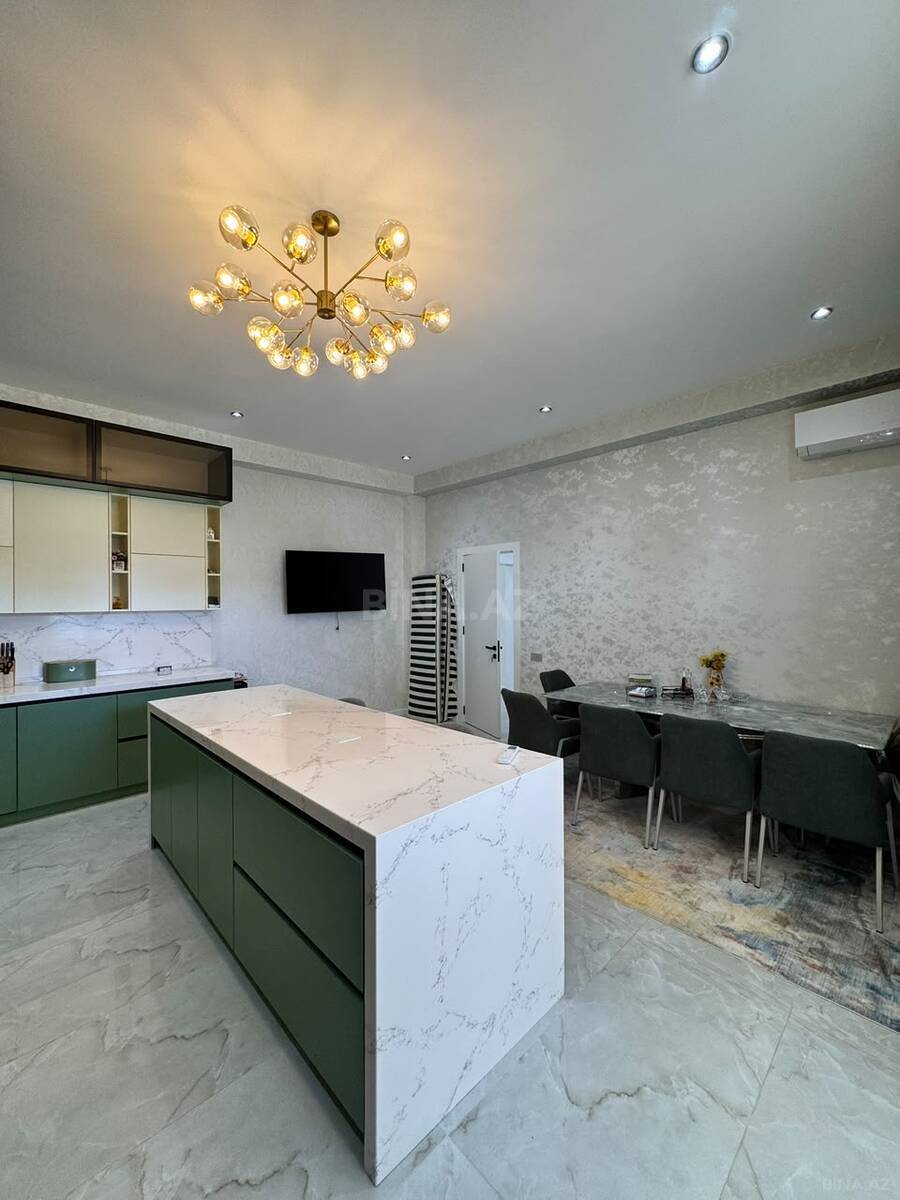 7 otaqlı Həyət evi/Bağ evi, Novxanı q., Bakı