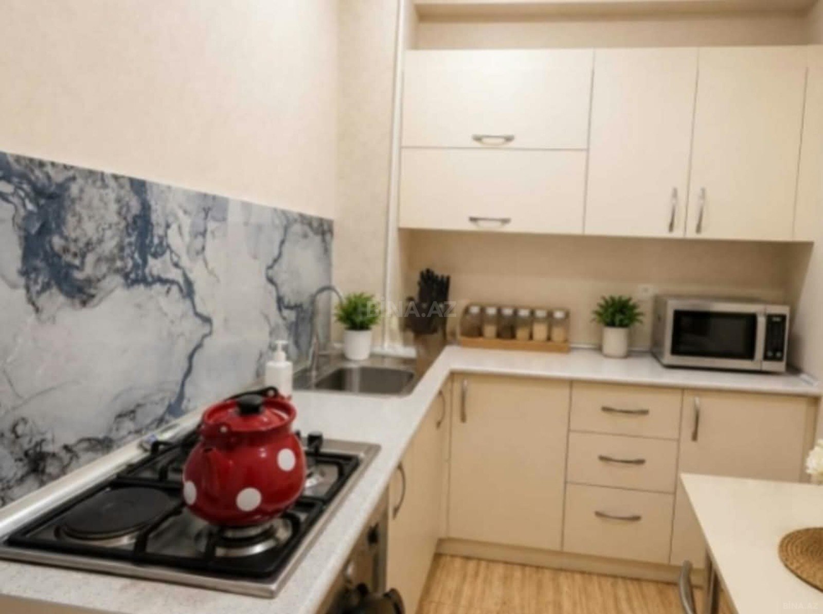 2 otaqlı Yeni tikili, Xalqlar Dostluğu m., Bakı