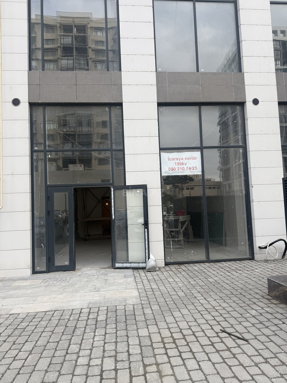 Obyekt Koroğlu m., Bakı