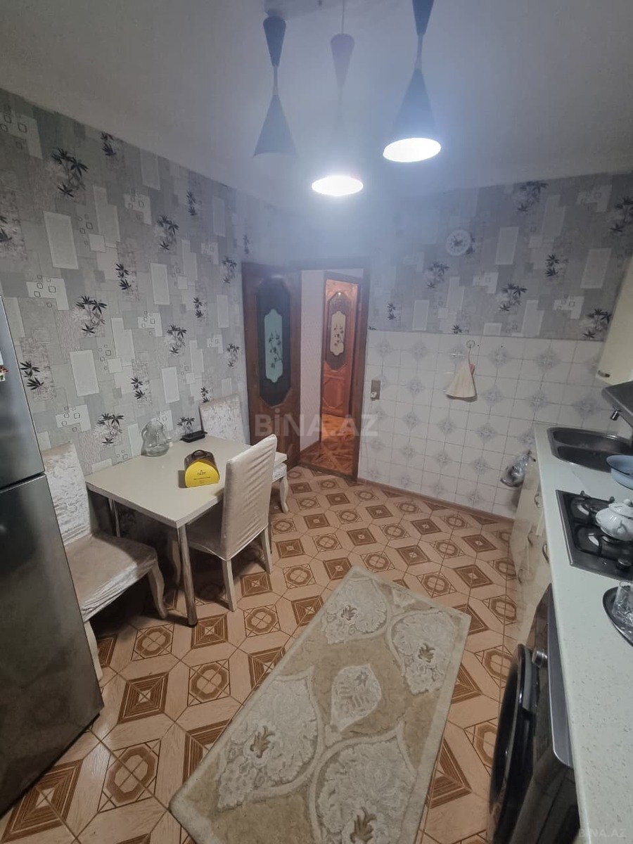 3 otaqlı Köhnə tikili, Elmlər Akademiyası m., Bakı