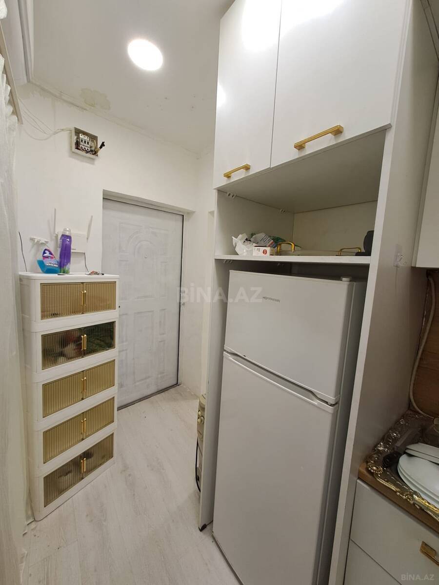 1 otaqlı Köhnə tikili, Nizami m., Bakı