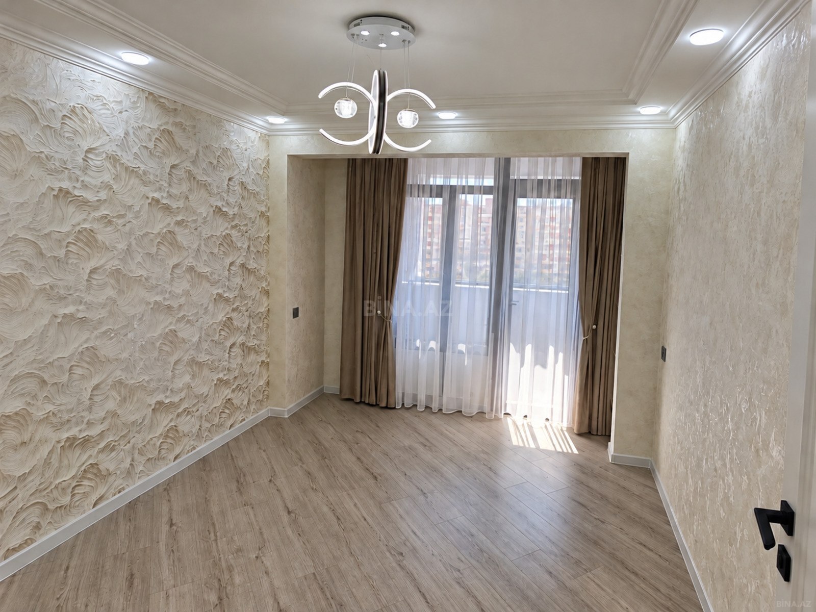 3 otaqlı Yeni tikili, Xalqlar Dostluğu m., Bakı