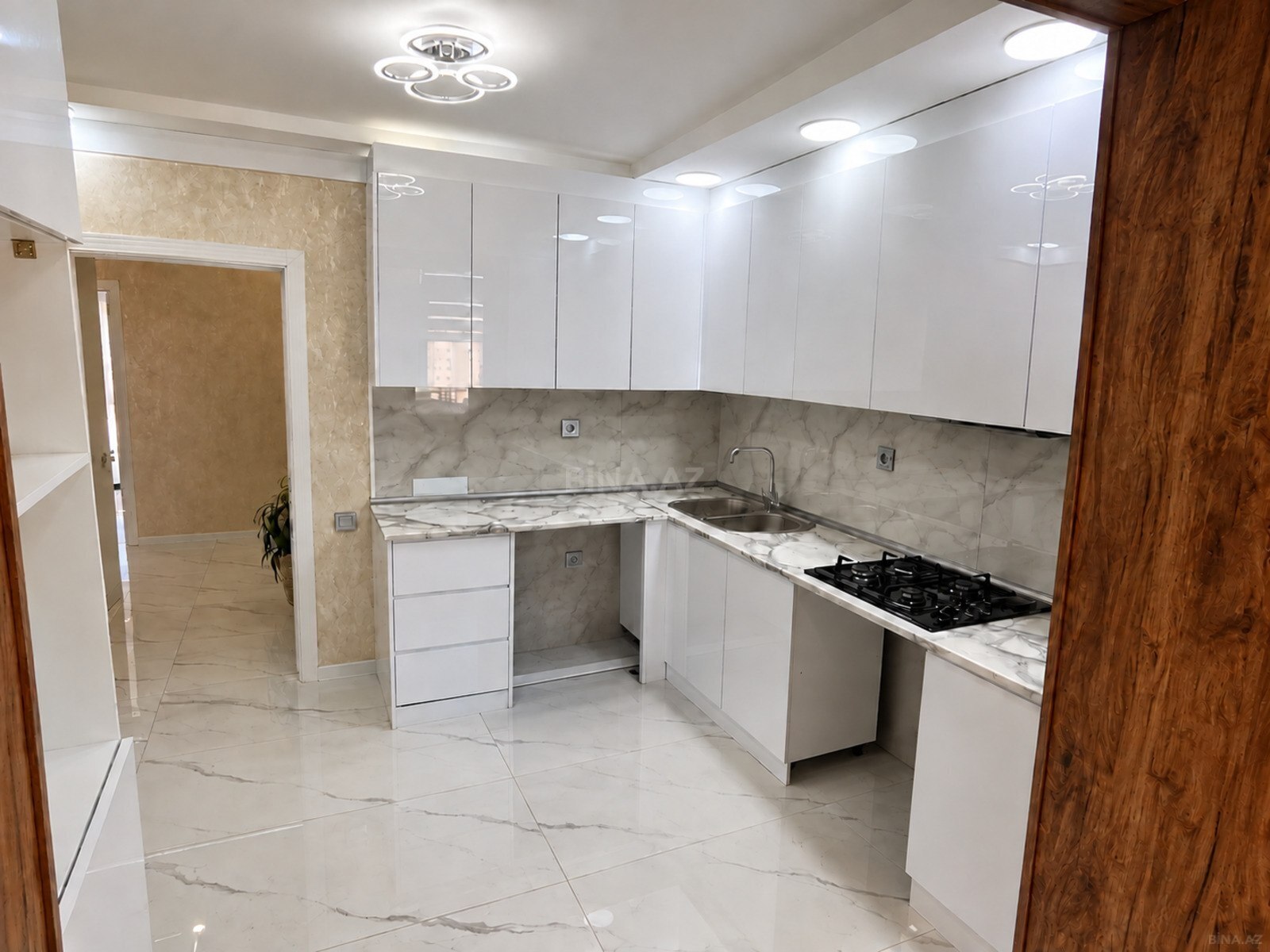 3 otaqlı Yeni tikili, Xalqlar Dostluğu m., Bakı