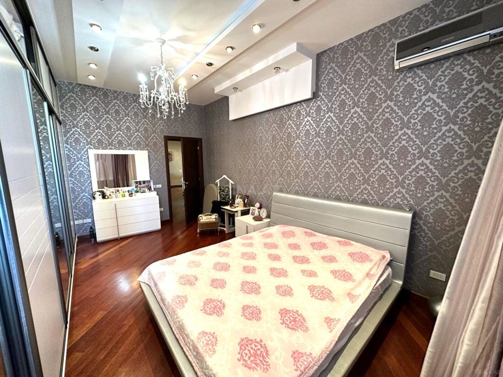4 otaqlı Yeni tikili, 28 May m., Bakı