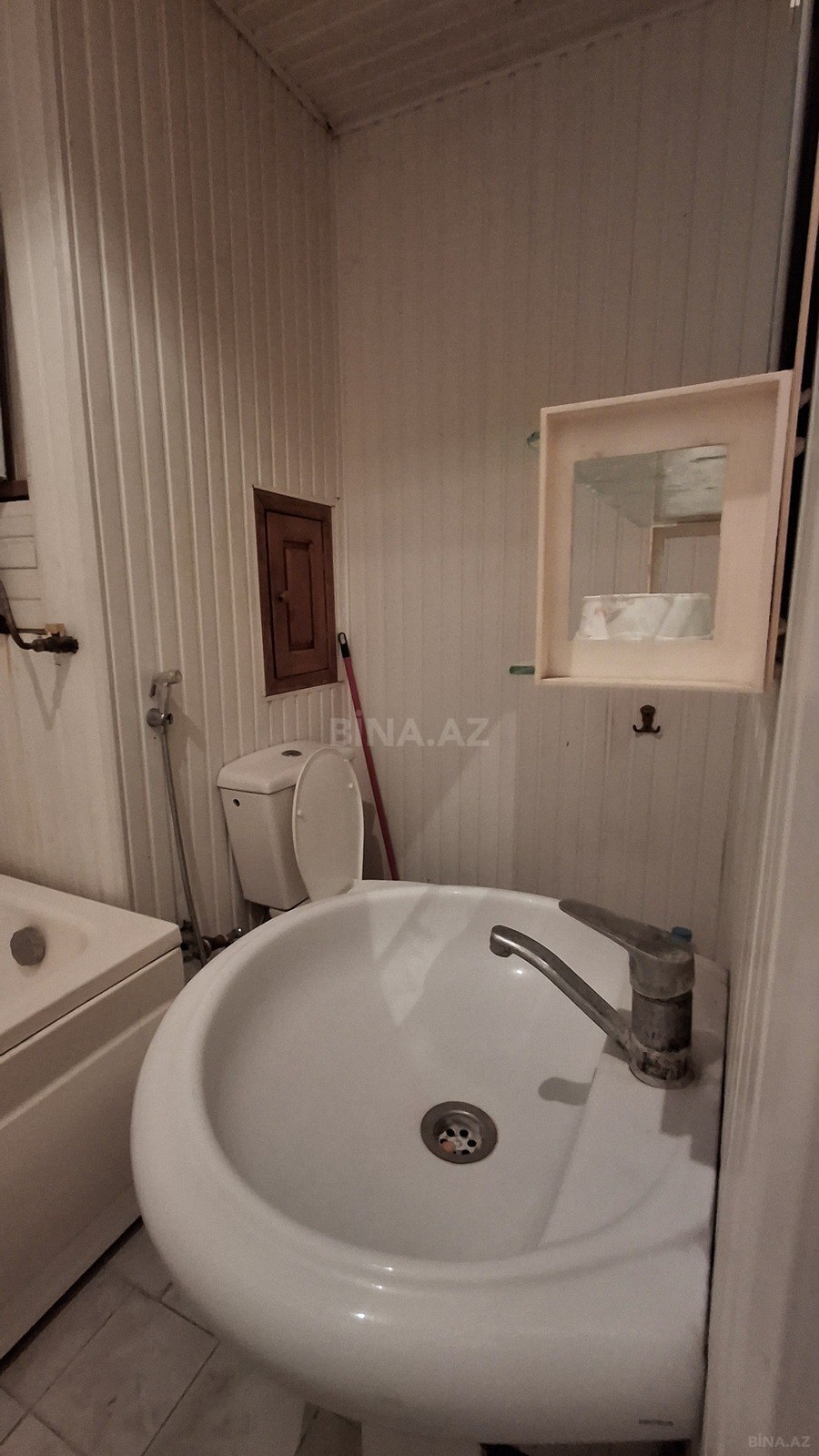 1 otaqlı Köhnə tikili, 8 Noyabr m., Bakı