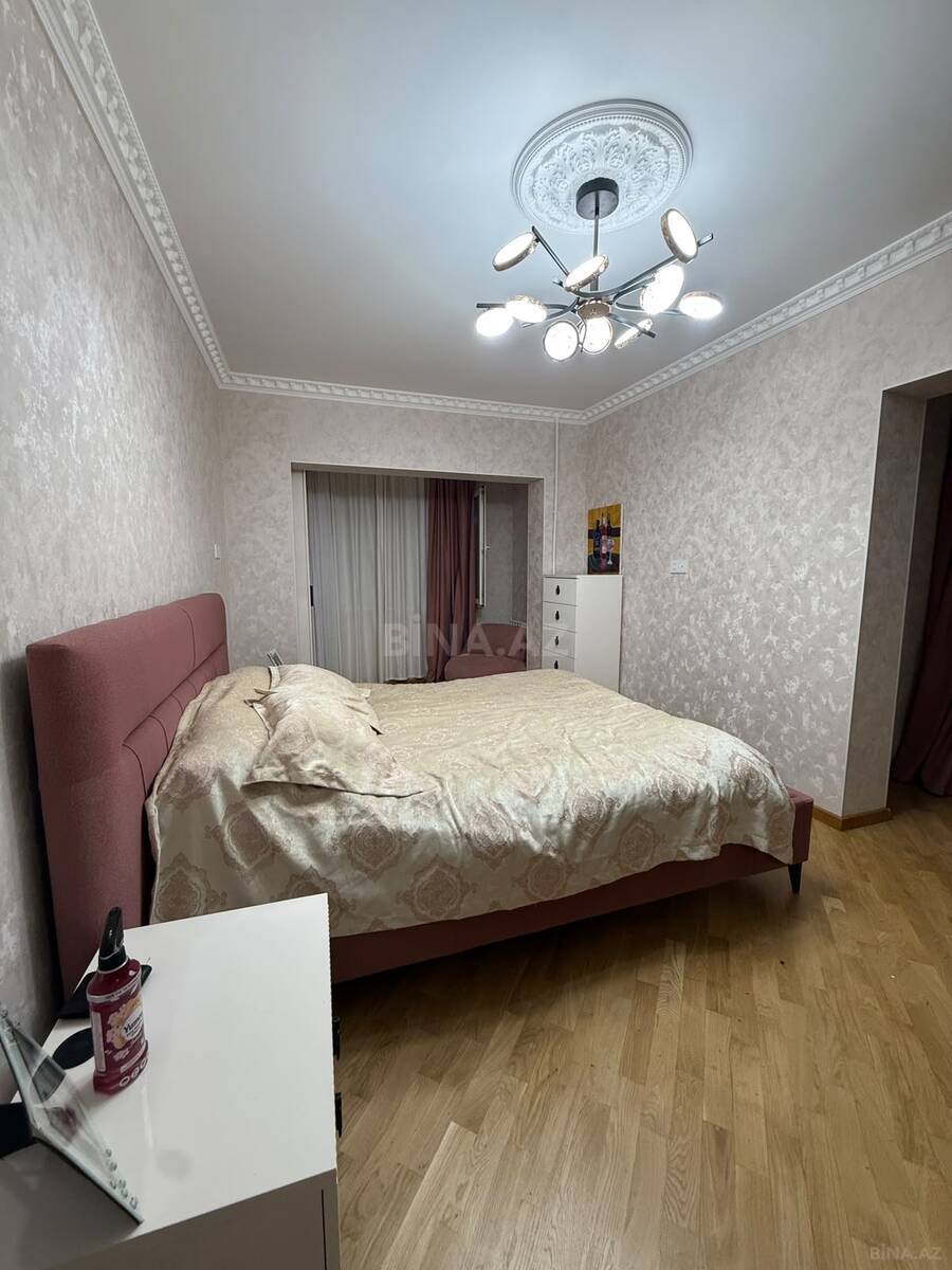 3 otaqlı Köhnə tikili, Memar Əcəmi m., Bakı