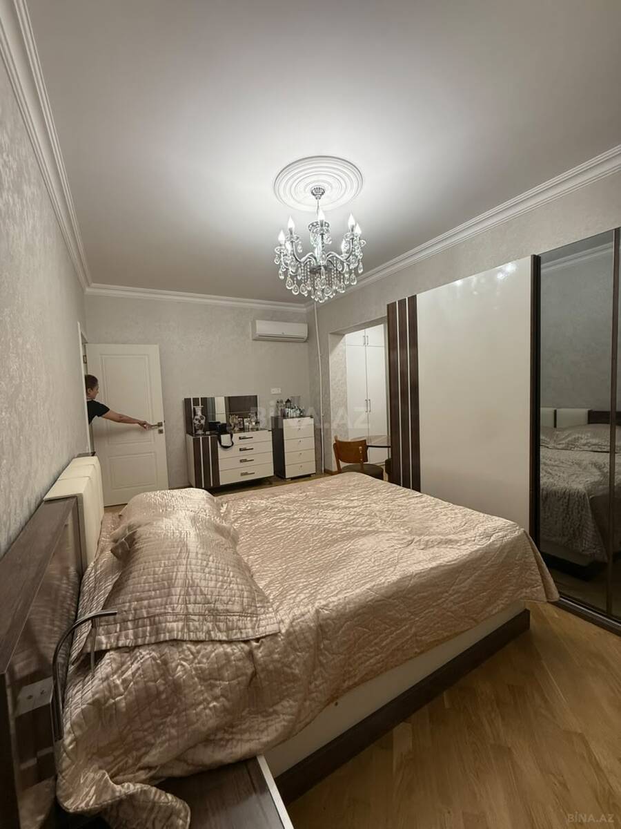 3 otaqlı Köhnə tikili, Memar Əcəmi m., Bakı