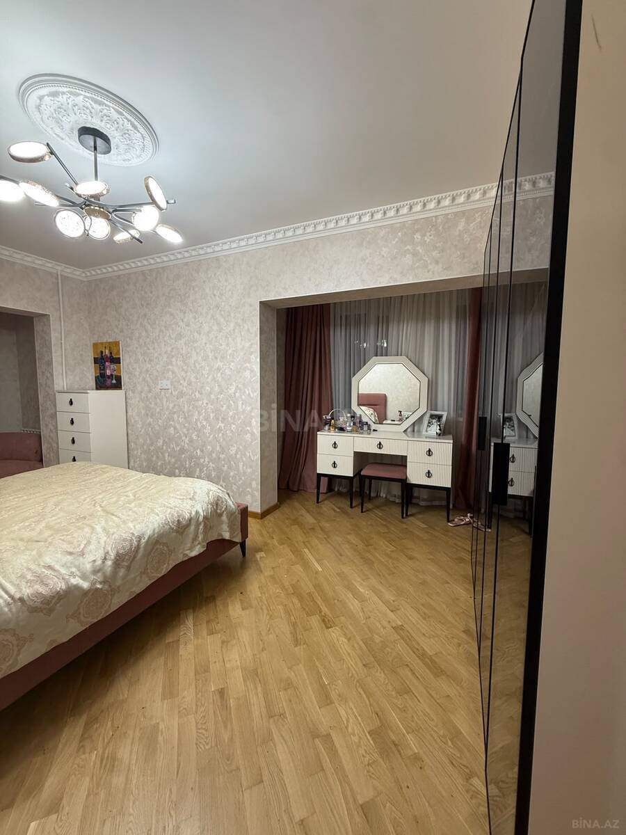 3 otaqlı Köhnə tikili, Memar Əcəmi m., Bakı