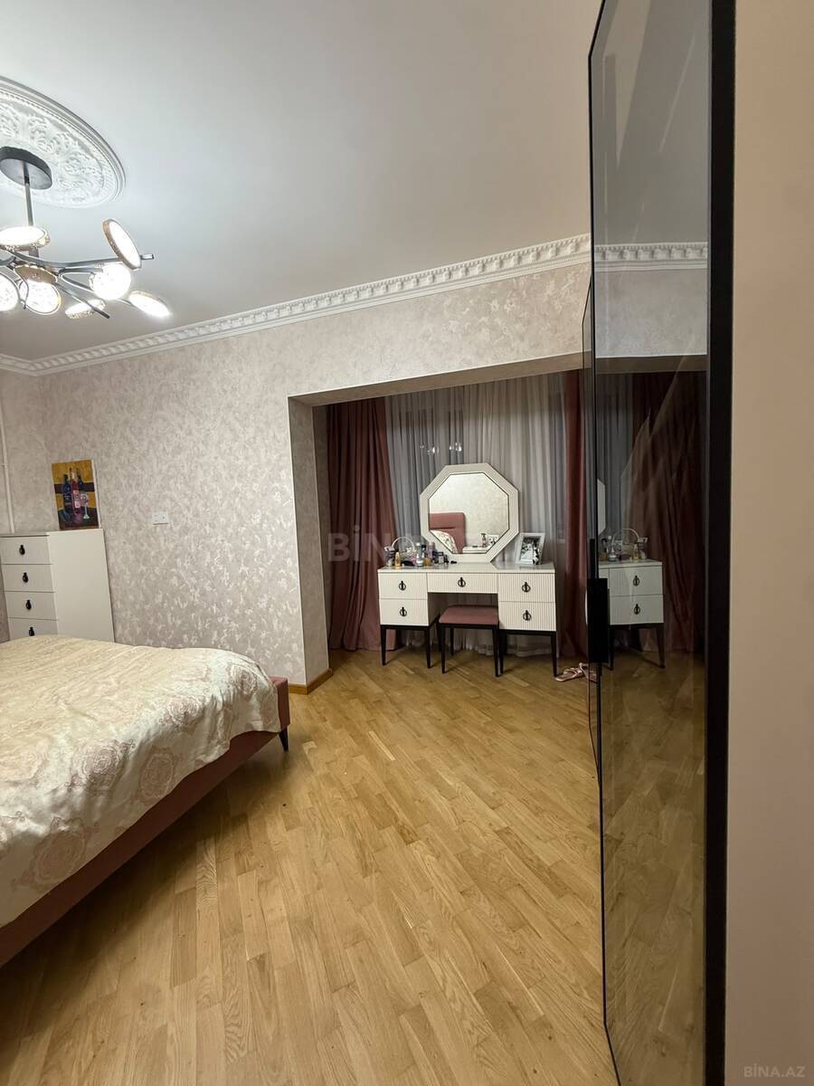 3 otaqlı Köhnə tikili, Memar Əcəmi m., Bakı